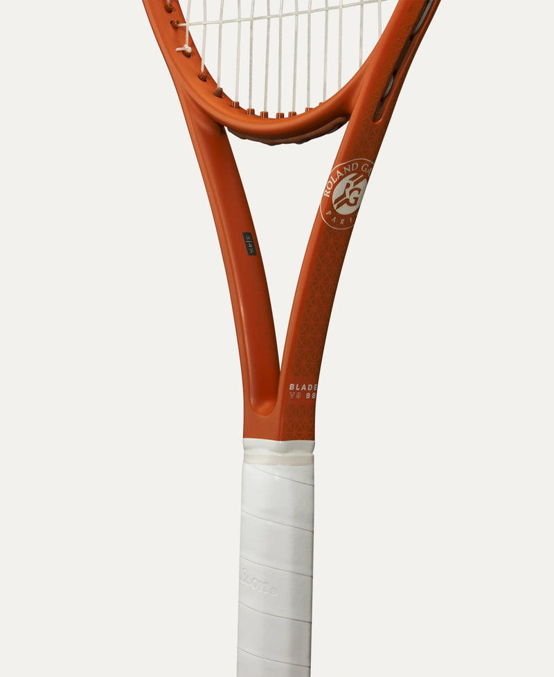 Wilson Blade 98 V9 16x19 Roland-Garros 2025 Tennis Racket Frame Wilson Blade 98 V9 16x19 Roland-Garros 2025 Tennis Racket Frame